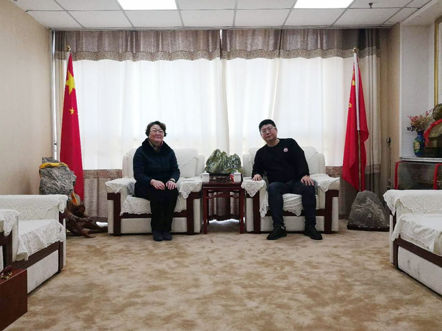 尊龙凯时人生就是博·中国集团董事长会见青岛银行盖行长一行